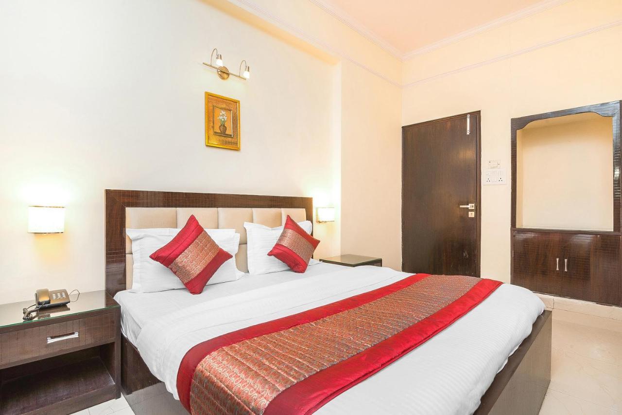 Oyo 14245 Amitabh Guest House Nova Deli Exterior foto