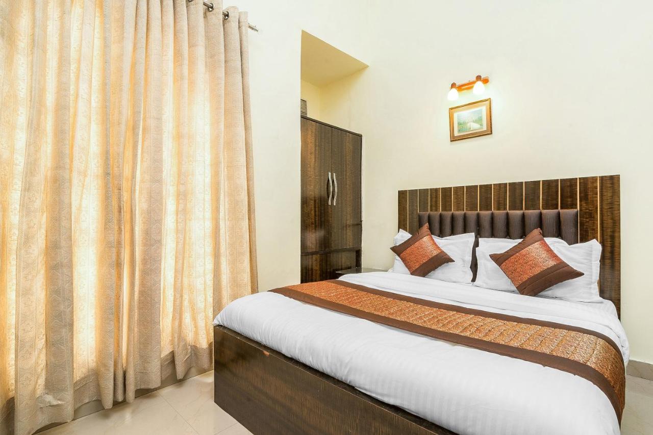 Oyo 14245 Amitabh Guest House Nova Deli Exterior foto